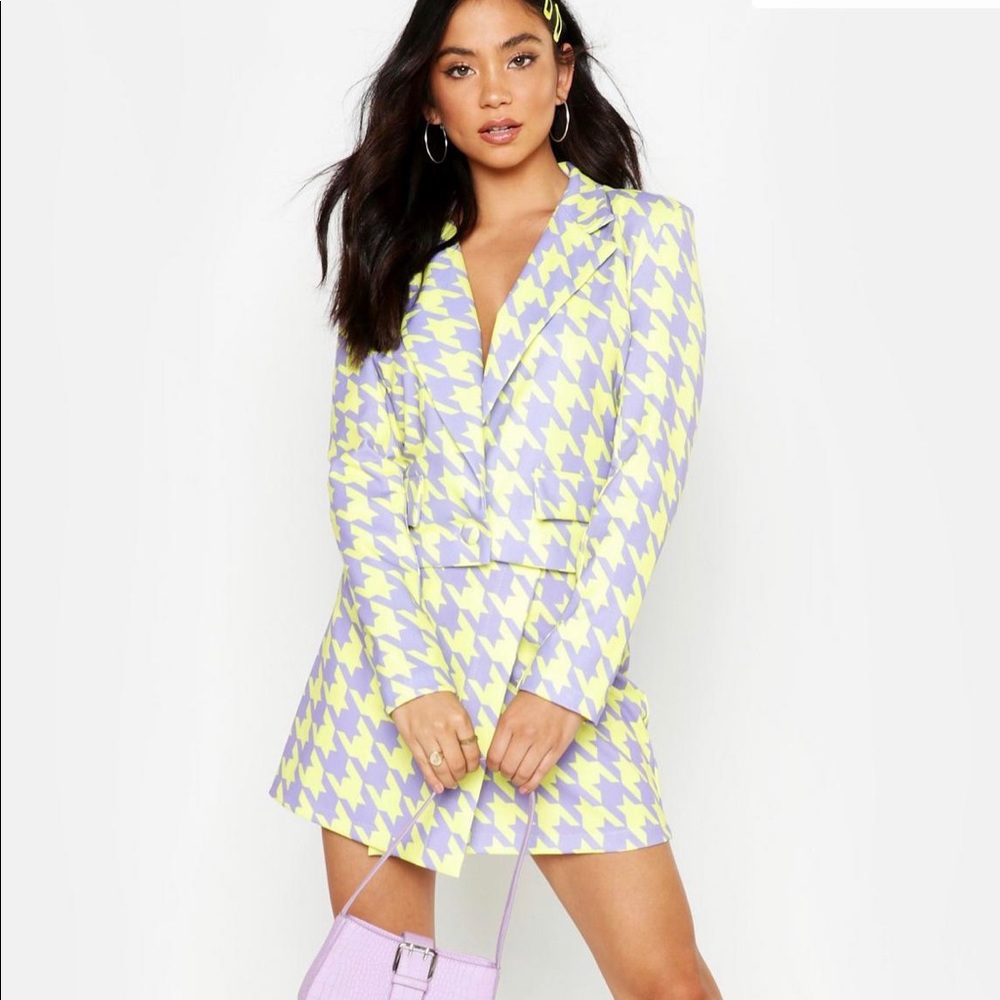 Checks Appeal cropped blazer and mini skirt